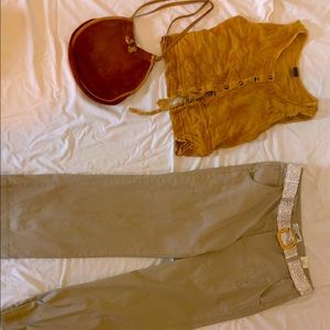 80’s style outfit with neutral tones.